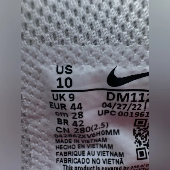 Nike Kyrie Flytrap 6 Basketball
Shoes - Picture 7 of 10